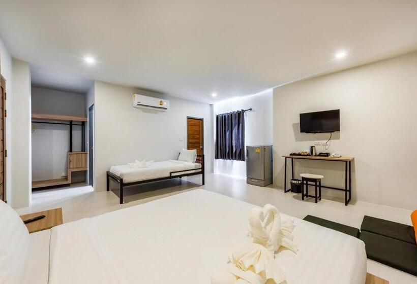 Pokój Deluxe Trzyosobowy, Phuket Marine Poshtel   Sha Plus