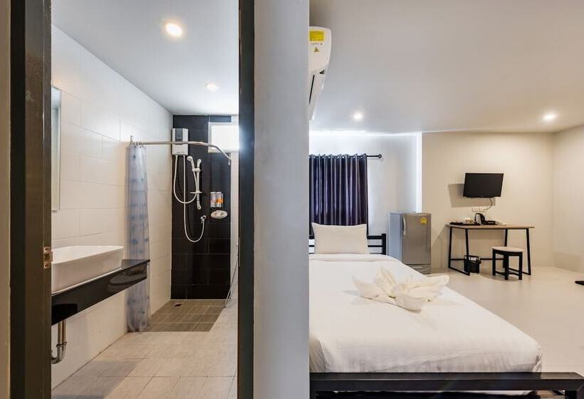 Pokój Deluxe Trzyosobowy, Phuket Marine Poshtel   Sha Plus