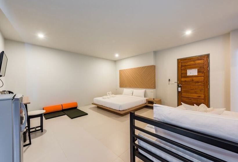 Pokój Deluxe Trzyosobowy, Phuket Marine Poshtel   Sha Plus