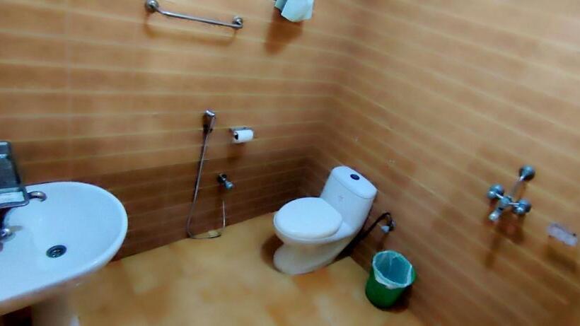 اتاق استاندارد با بالکن, Rhino Land, Sauraha