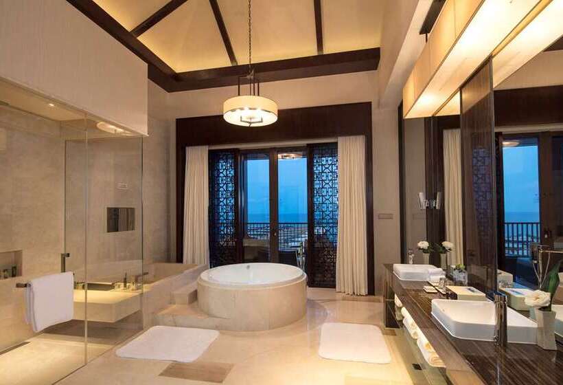 Президентский Люкс, Grand Hotel Des Sablettes Plage, Curio Collection By Hilton
