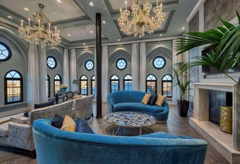 Президентский Люкс, Grand Hotel Des Sablettes Plage, Curio Collection By Hilton