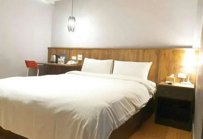 اتاق اکونومی, Artch Inn