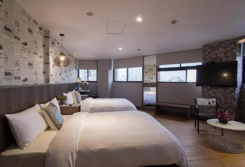 اتاق استاندارد چهار تخته, Artch Inn