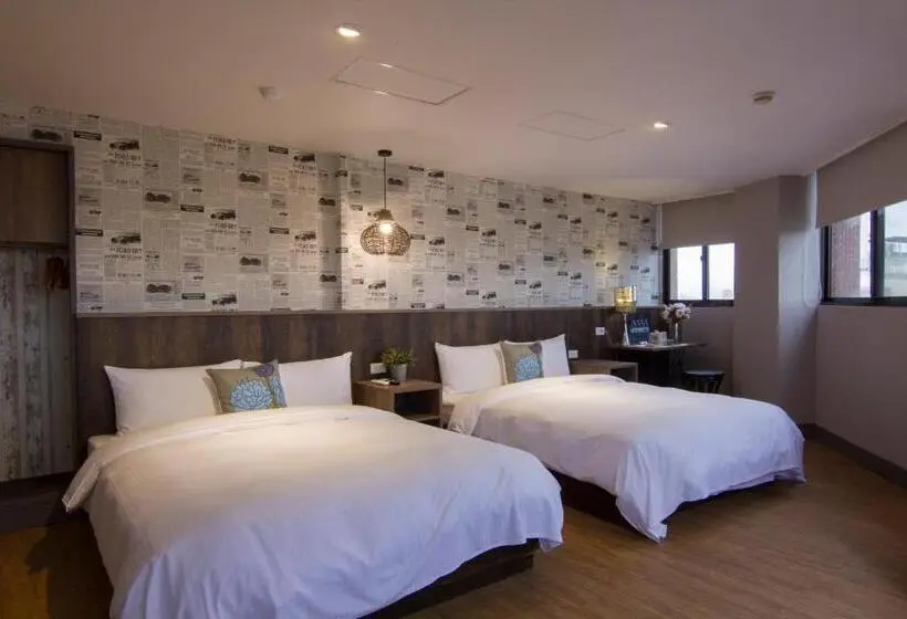 اتاق استاندارد چهار تخته, Artch Inn