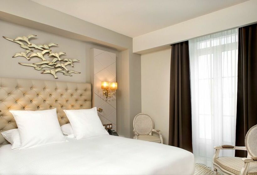 غرفة قياسية سرير مزدوج, Grand Hotel Des Sablettes Plage, Curio Collection By Hilton