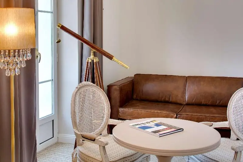 Classic-huone, Grand Hotel Des Sablettes Plage, Curio Collection By Hilton