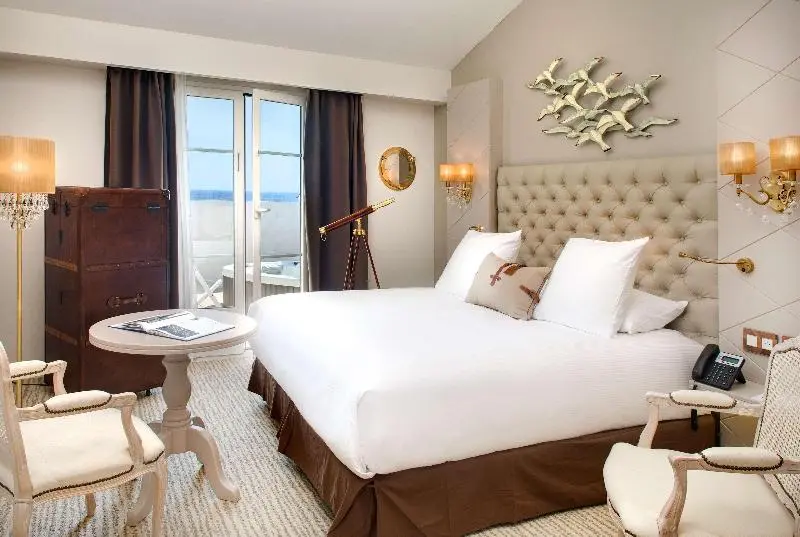 Classic-huone, Grand Hotel Des Sablettes Plage, Curio Collection By Hilton