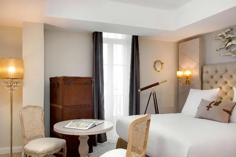 Classic-huone, Grand Hotel Des Sablettes Plage, Curio Collection By Hilton