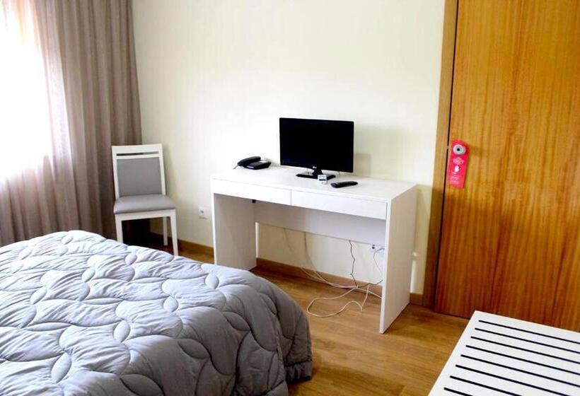 חדר משפחתי, Jorge V