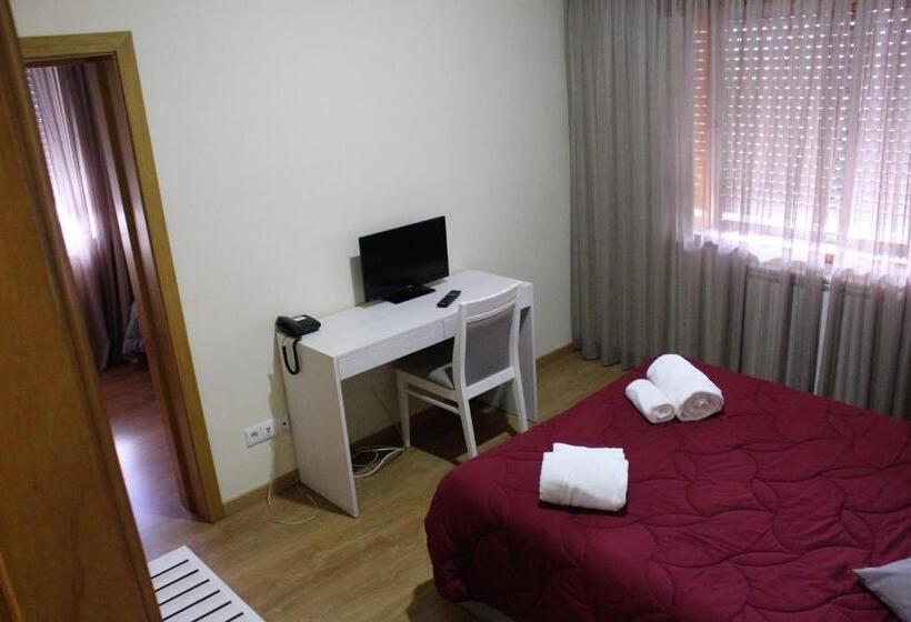 חדר משפחתי, Jorge V