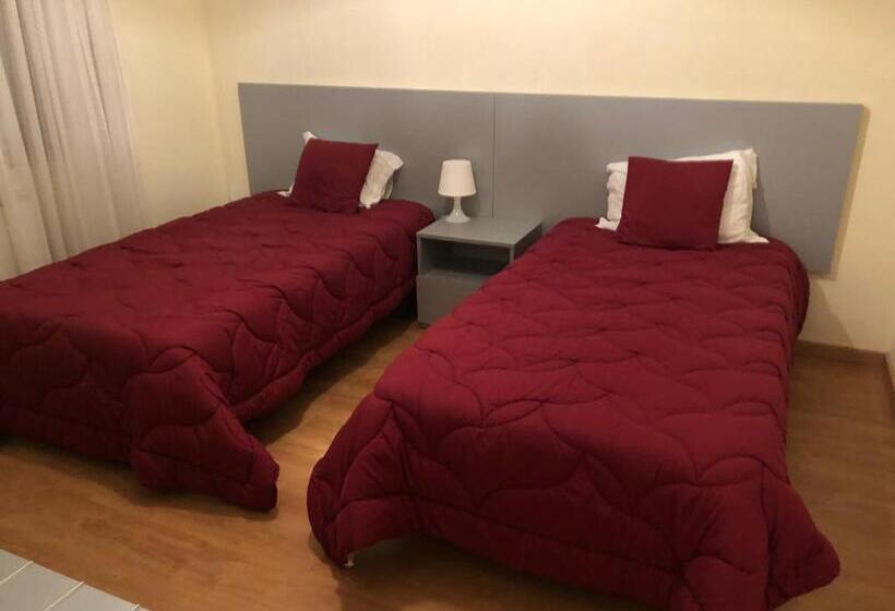 חדר משפחתי, Jorge V