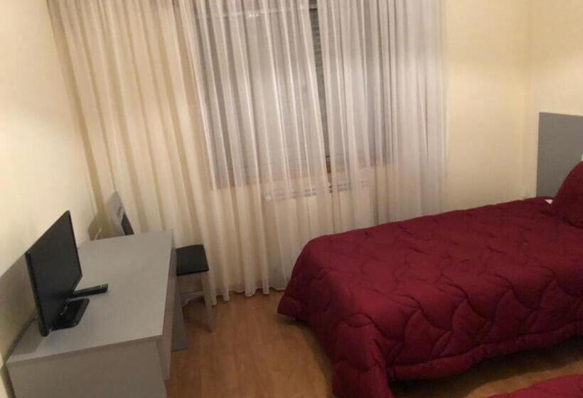 חדר משפחתי, Jorge V