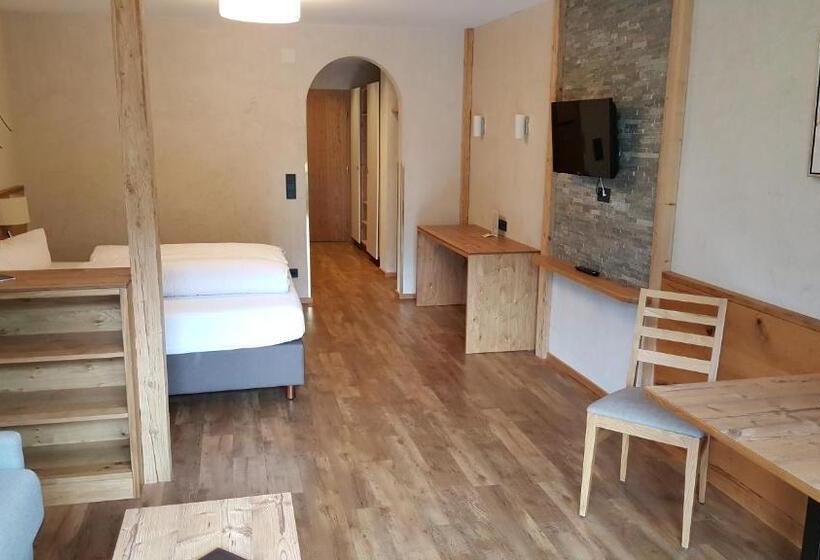 Полулюкс Вид на Горы, Mozart