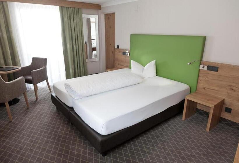 Номер Стандарт с Балконом, Mozart