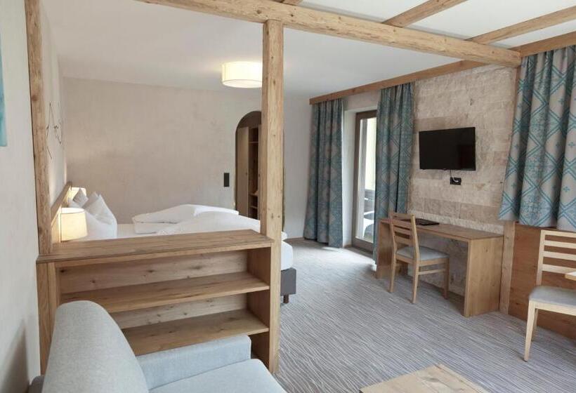 Номер Deluxe с Балконом, Mozart