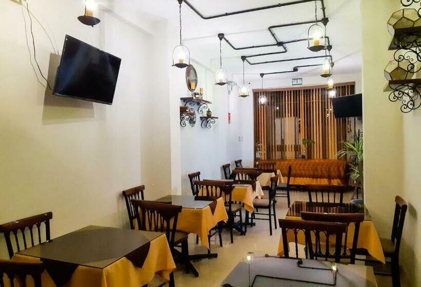 חדר בסיסי לשלושה, Retama