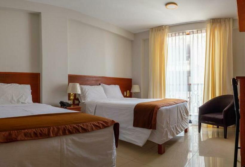 חדר בסיסי לשלושה, Retama