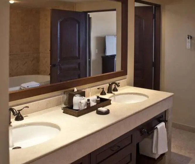 Villa 3 Makuuhuonetta, Quivira Los Cabos Condos & Homes Vacation Rentals