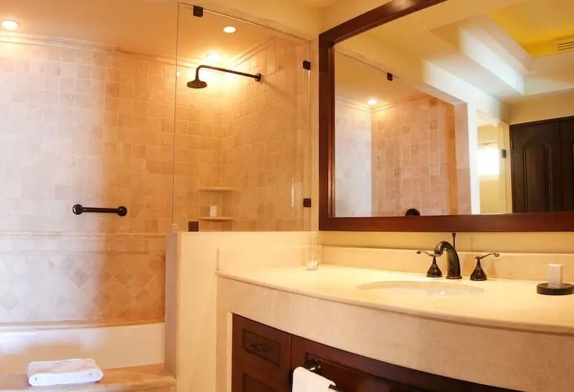 Villa 3 Makuuhuonetta, Quivira Los Cabos Condos & Homes Vacation Rentals