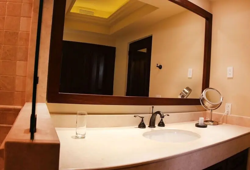 Villa 3 Makuuhuonetta, Quivira Los Cabos Condos & Homes Vacation Rentals