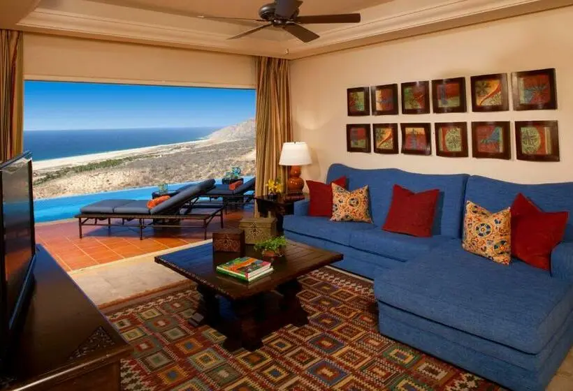 Talo 3 Makuuhuonetta, Quivira Los Cabos Condos & Homes Vacation Rentals