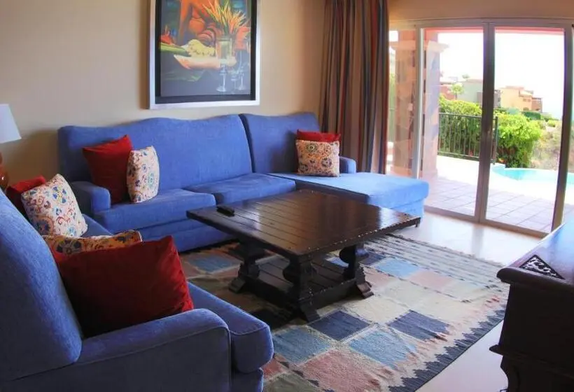 Talo 3 Makuuhuonetta, Quivira Los Cabos Condos & Homes Vacation Rentals