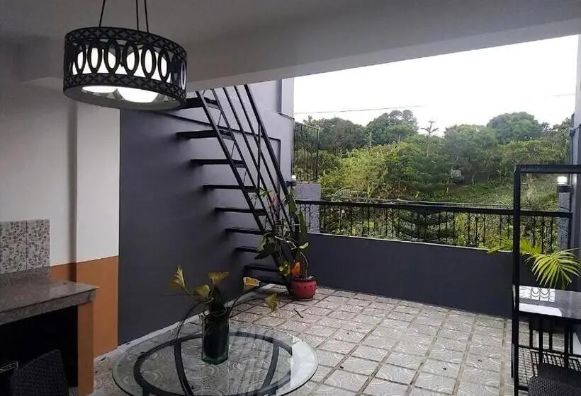 デラックスルーム, Jil S Apartelle