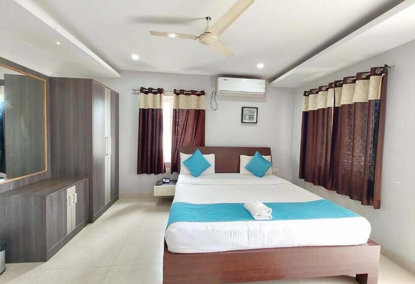 带大床的豪华间, Shivangi Puri  Perfect Location With Comfortable Room