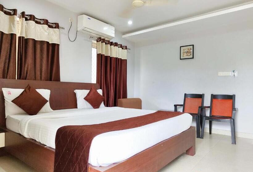 带大床的豪华间, Shivangi Puri  Perfect Location With Comfortable Room