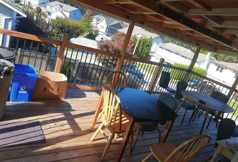 バス共有のスタンダードルーム, Comfort Inn Hostel In Fraser Valley 2