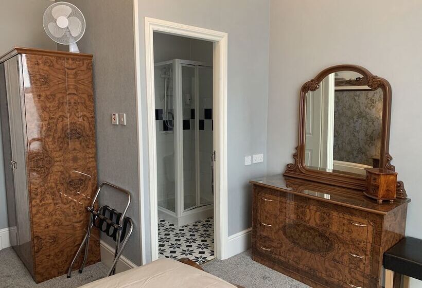 غرفة قياسية سرير كينج, The Capri Guesthouse