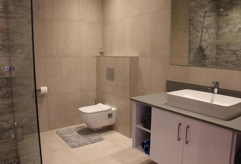 Deluxe Room King Size Bed