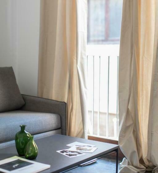 جناح مزود بتراس, Bubusuites
