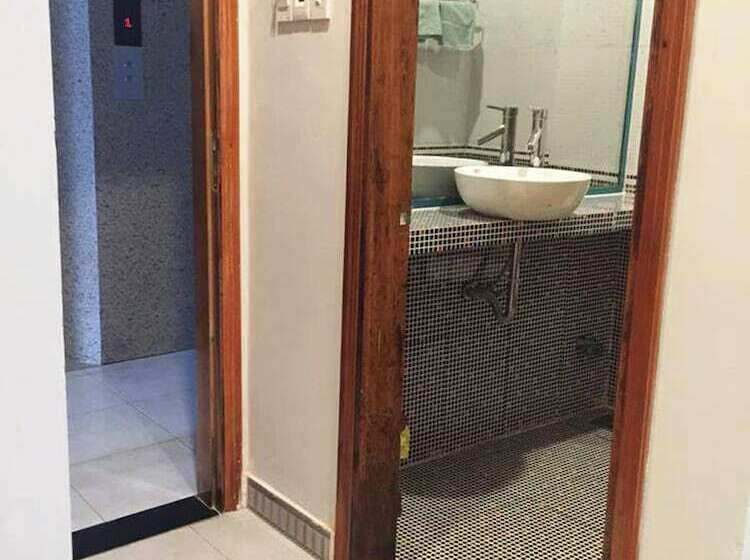 اتاق لوکس سه تخته, Bắc Nam