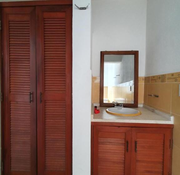 اتاق اکونومی, Du