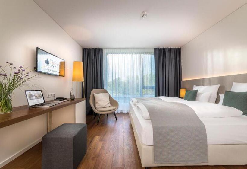 スタンダードルーム, Melchior Park