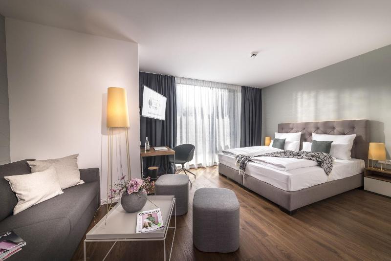 غرفة تنفيذية, Melchior Park