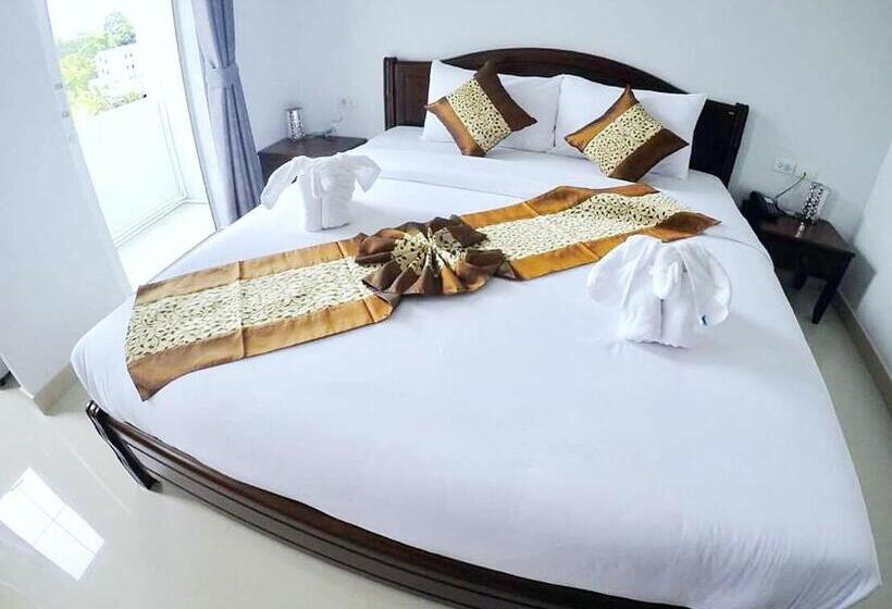 标准间, Sunrise Inn