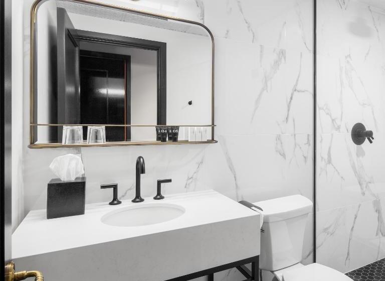 اتاق استاندارد با تخت بزرگ, The Broadview