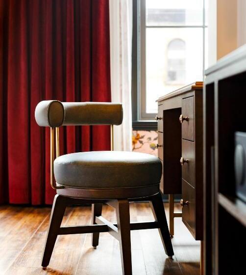 اتاق استاندارد با تخت بزرگ, The Broadview