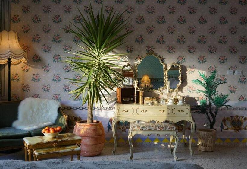 Suite, The Walled Off