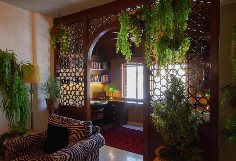 Suite Presidencial, The Walled Off