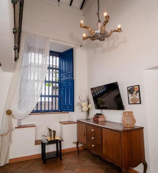 سوییت, Boutique Al Alma