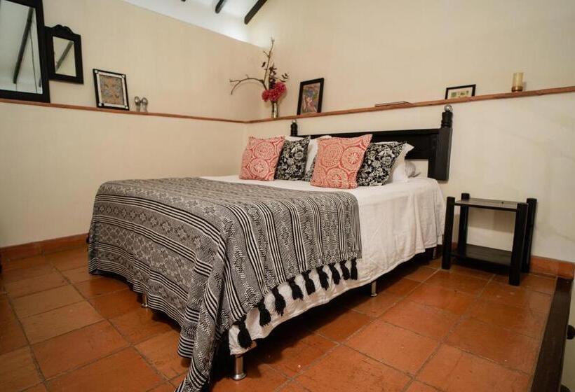 اتاق لوکس چهار تخته, Boutique Al Alma