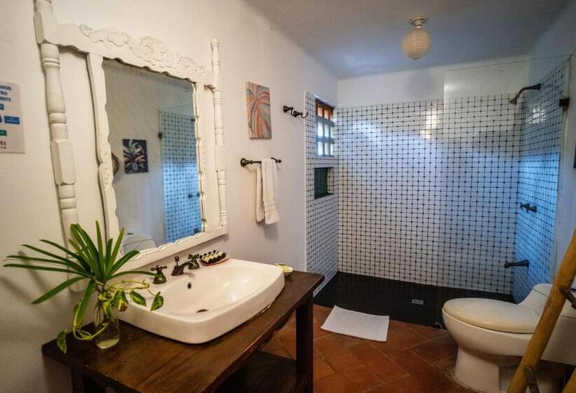 اتاق لوکس سه تخته, Boutique Al Alma