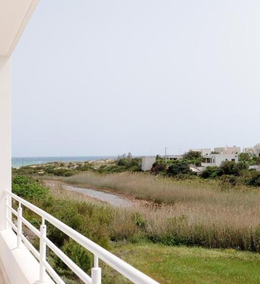 اتاق استاندارد سه تخته با چشمانداز باغ, La Dimora Salento