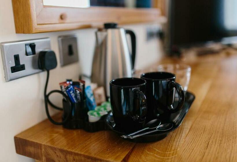 스탠다드 룸, Charnock Farm