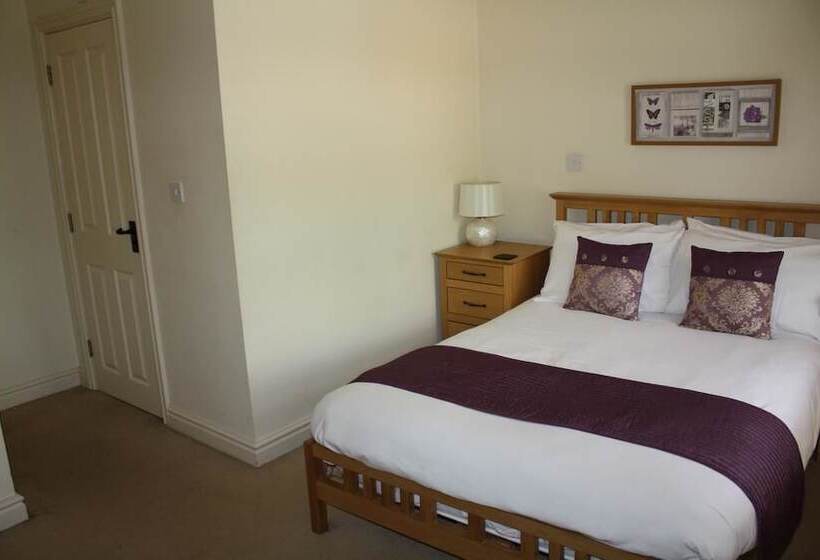 스탠다드 룸, Charnock Farm