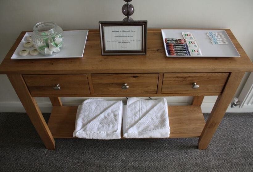 스탠다드 룸, Charnock Farm